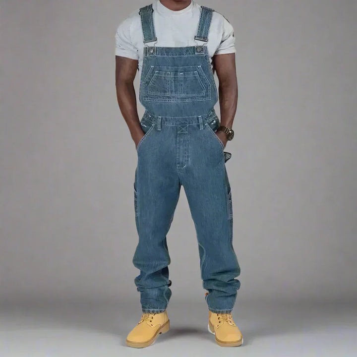 "Heren denim overall met rechte pijpen en moderne details, perfect voor een eigentijdse en comfortabele look."