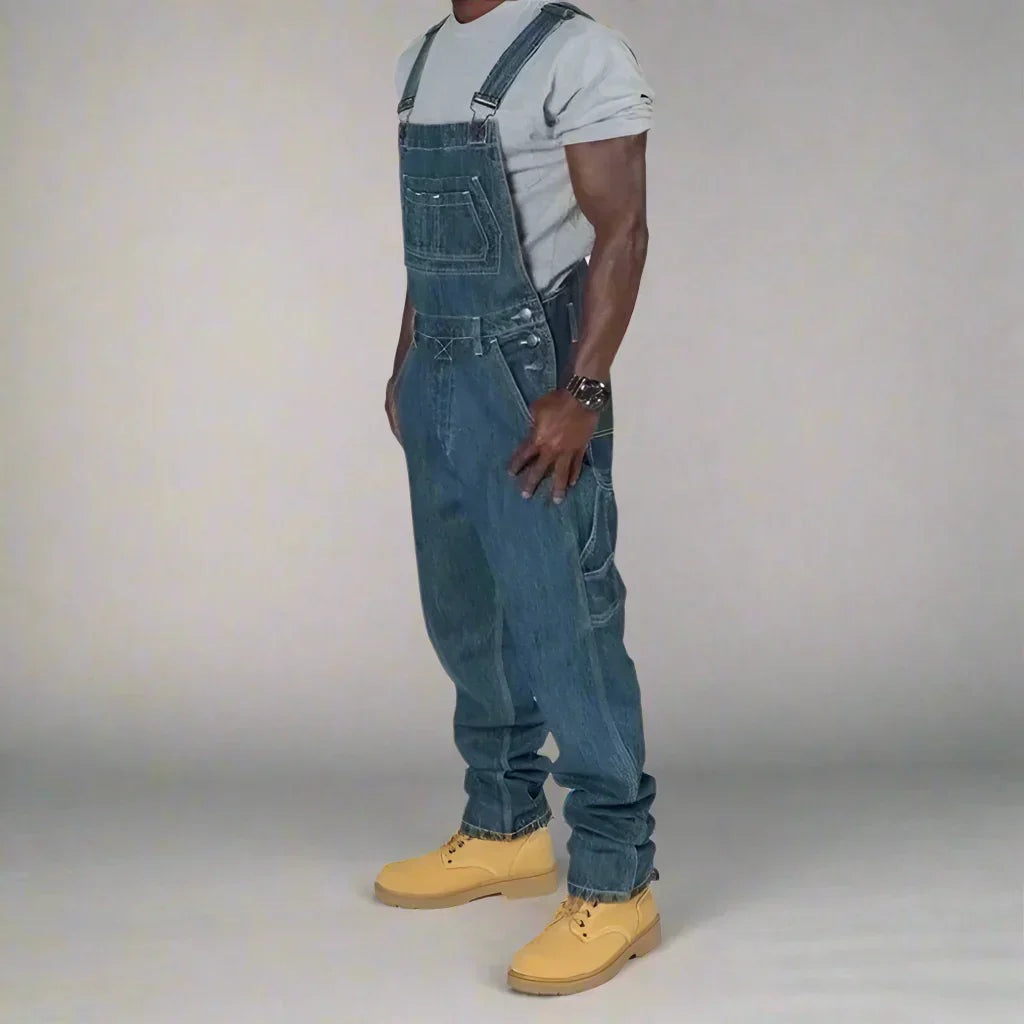 "Heren denim overall met rechte pijpen en moderne details, perfect voor een eigentijdse en comfortabele look."