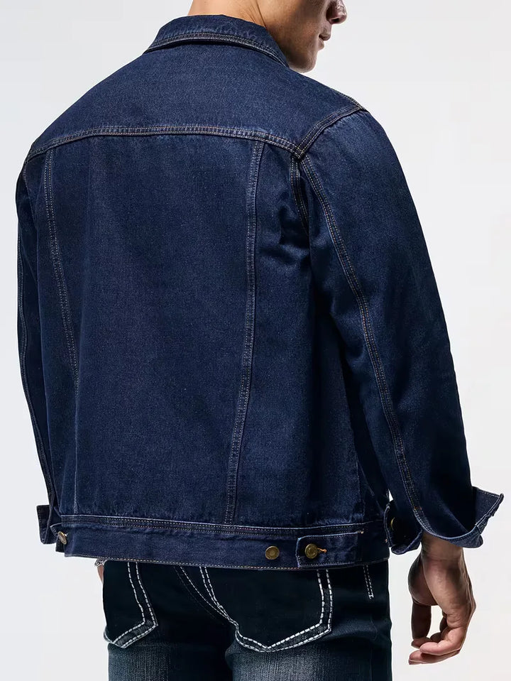 Stijlvolle heren spijkerjas van denim met lange mouwen, ideaal voor streetwear.
