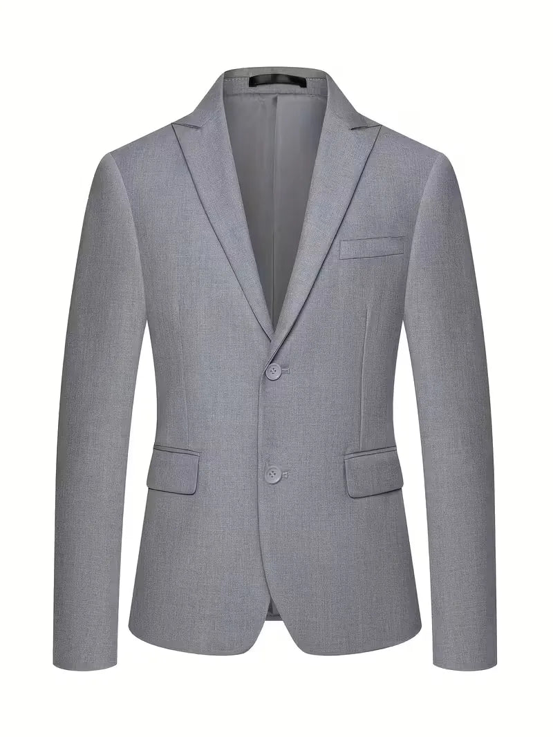 Zijaanzicht van een man in een elegant driedelig slim fit herenpak.