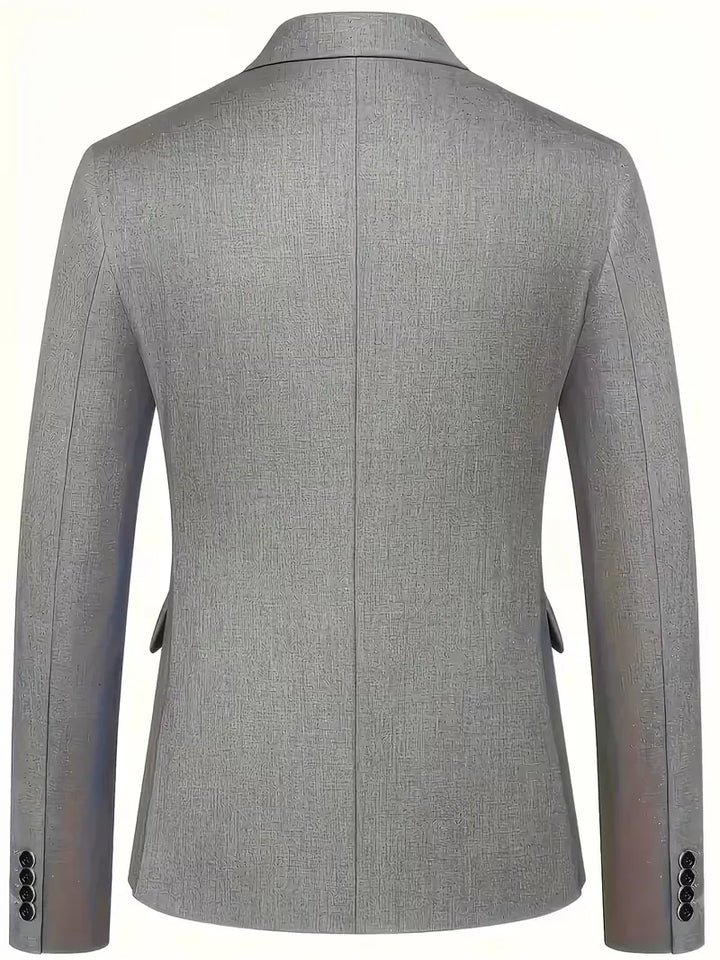 Slim fit driedelig pak, perfect te combineren met diverse accessoires zoals een stropdas.