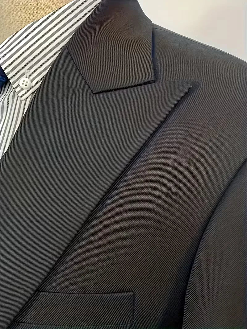 Zakelijk driedelig herenpak, slim fit voor een professionele en strakke uitstraling.
