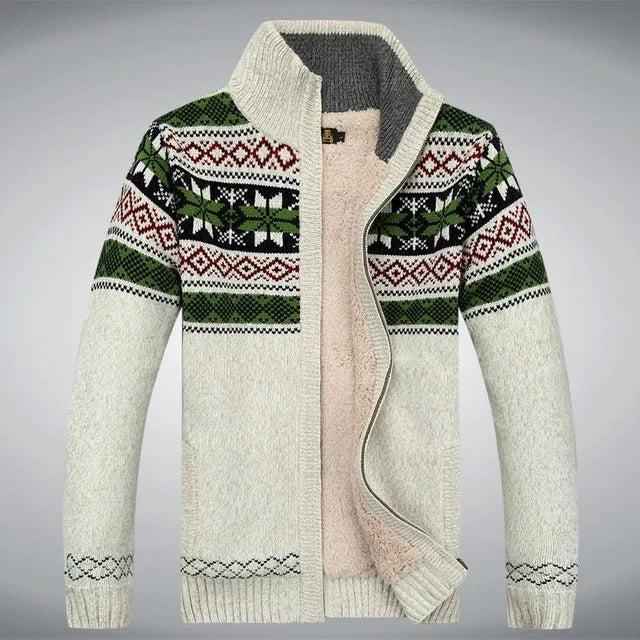 Herfst/winter herenvest met opvallend winterpatroon, stevige hoge kraag en comfortabel jacquard breisel.