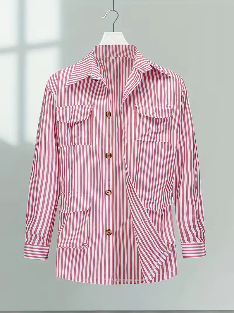 Fashion-forward gestreept heren overhemd, V-hals, lange mouwen; essentieel voor herenmode.