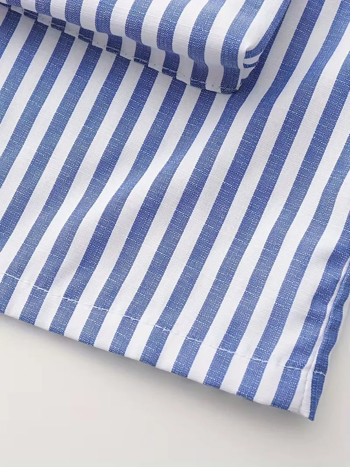 Stijlvol heren overhemd met opvallende V-hals, gestreept, lange mouwen en slim fit.