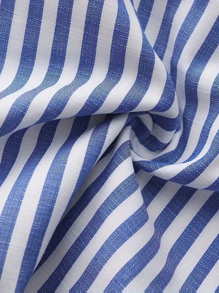 Gestreept heren overhemd, lange mouwen, V-hals; smart casual en veelzijdig voor de moderne man.