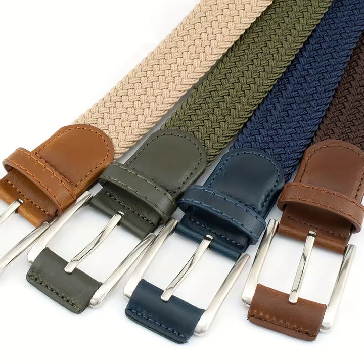 Heren gevlochten casual riem gedragen bij chino. Comfortabel nylon/leer accessoire voor een complete look.