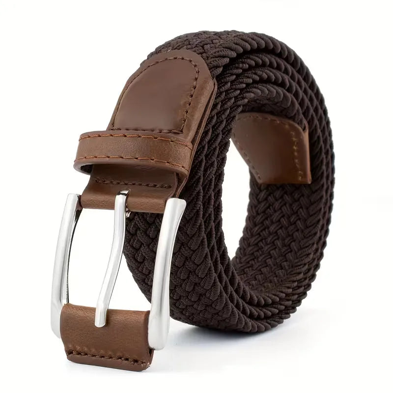 Textuurrijke gevlochten herenriem; comfortabel nylon/leer design met stevige zinklegering gesp. Perfect accessoire.