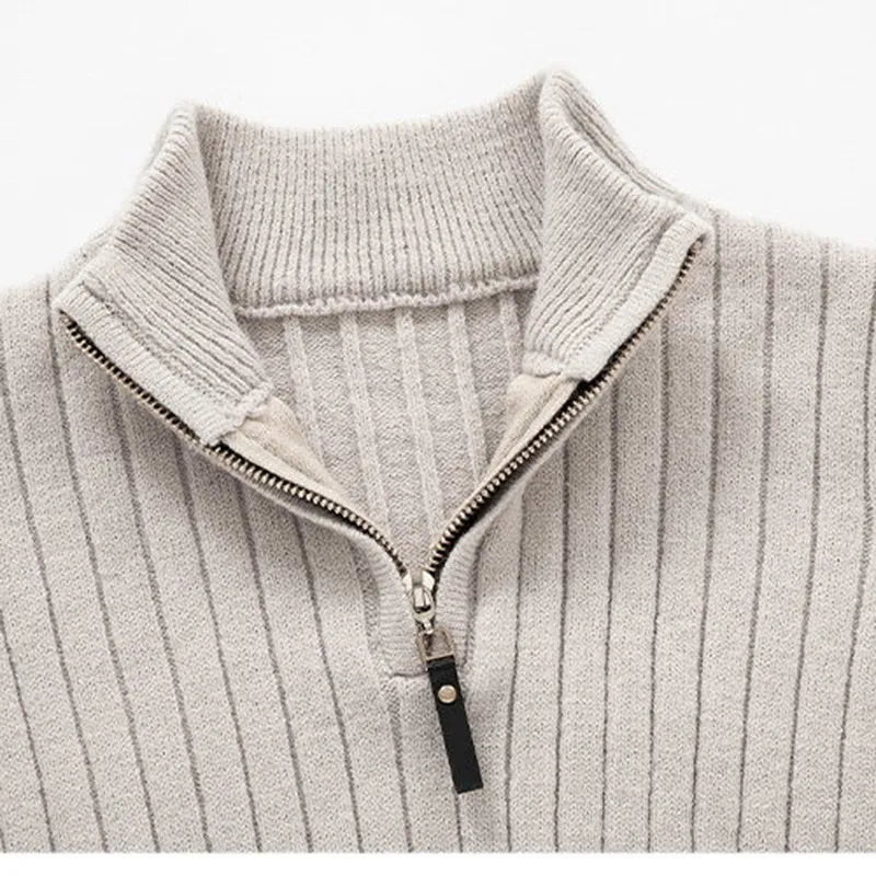 Stijlvolle herensweater met half-zip sluiting, ribgebreid design. Perfecte wintermode.