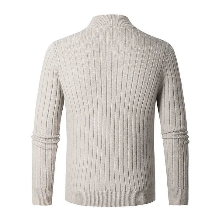 Comfortabele ribgebreide herentrui met half-zip, essentieel voor moderne mannenmode.