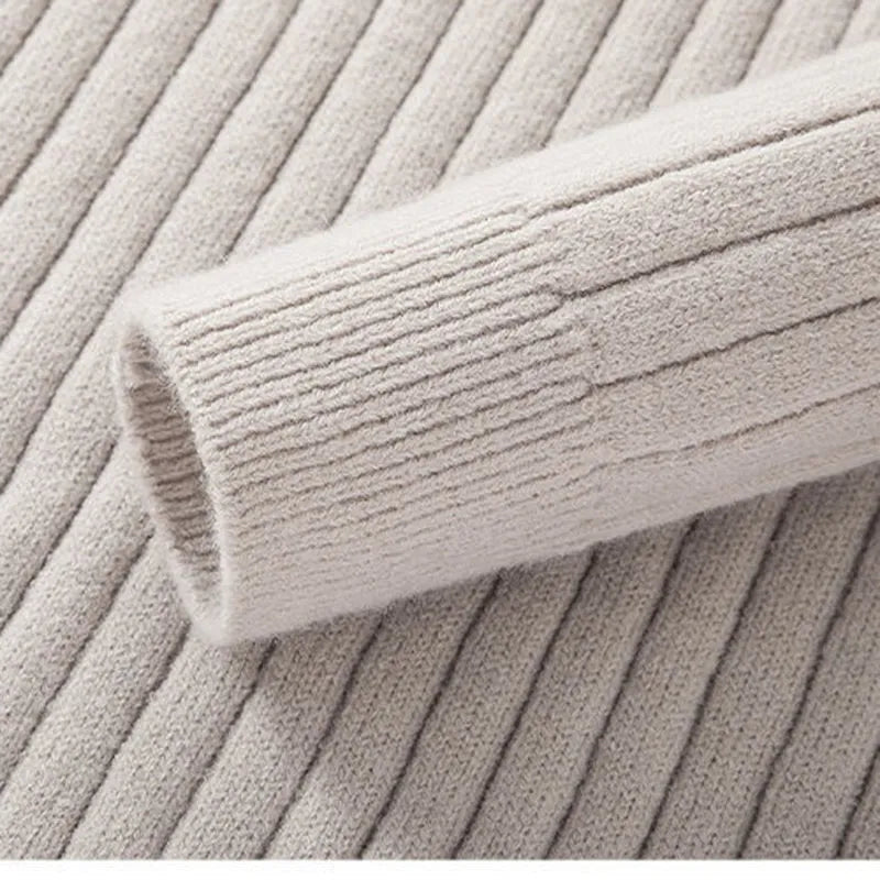 Half-zip heren sweater, ribgebreid, ideaal voor een veelzijdige herfst/winter outfit.