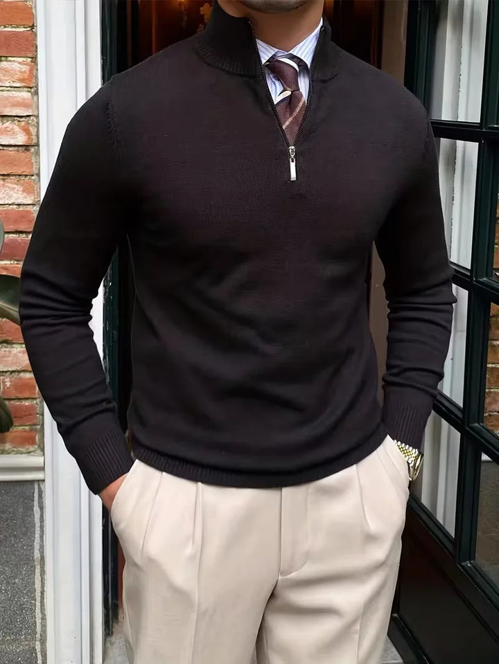 Close-up van de zachte textuur van de heren half-zip pullover, hoge kwaliteit.