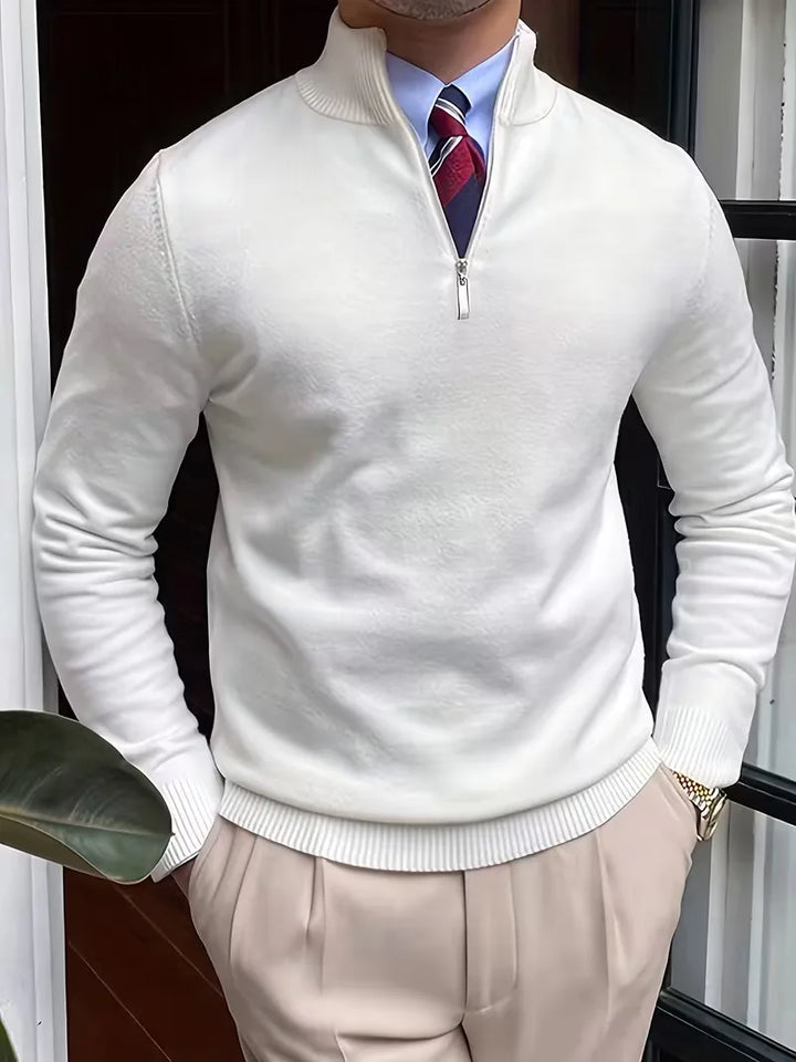 Lichtgrijze heren pullover, half-zip met opstaande kraag, veelzijdige en comfortabele kleding.