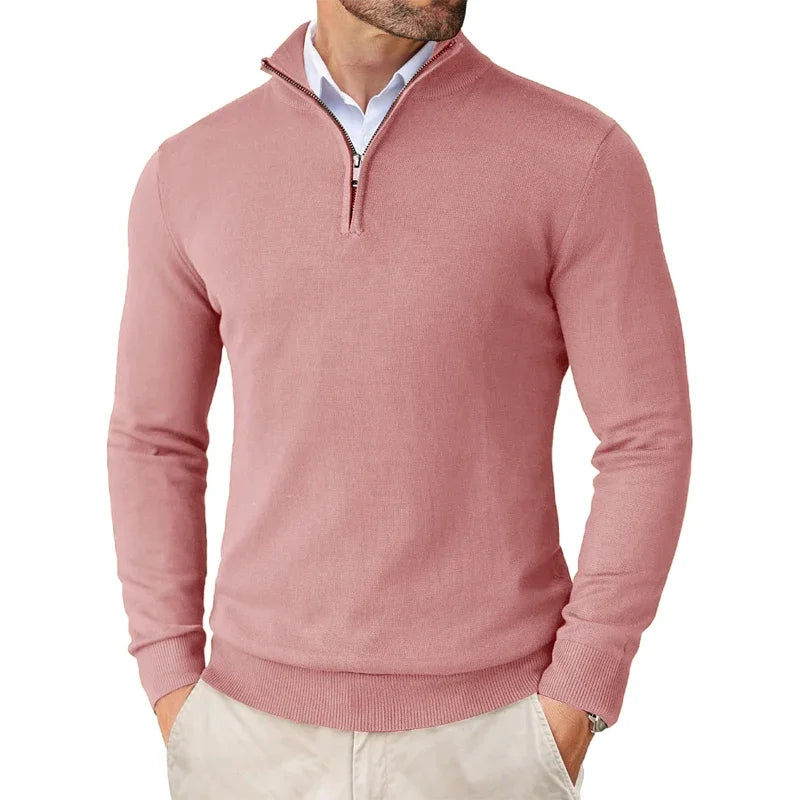"Heren half-zip trui, zacht en warm, ademend materiaal in neutrale tint, ideaal voor casual of actieve gelegenheden."