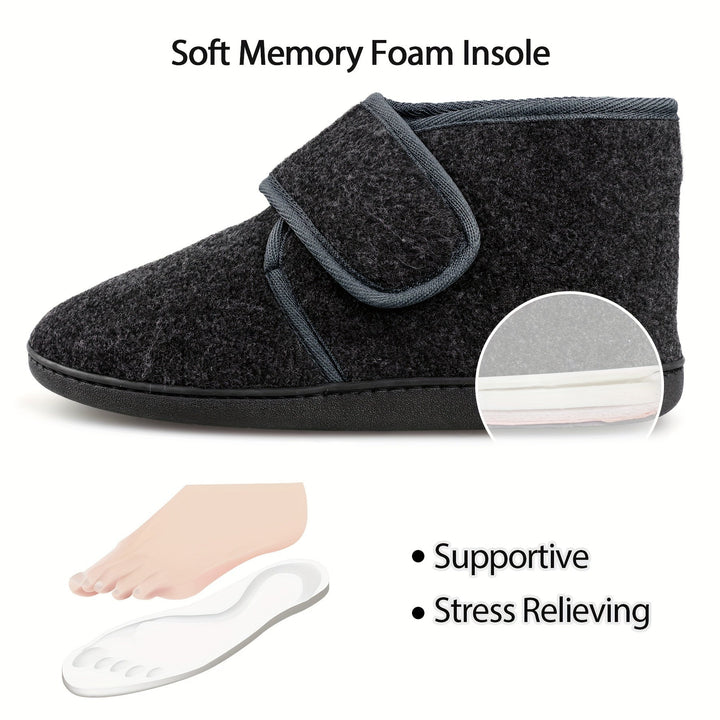 Heren pantoffels met een stevige, antislip zool voor extra grip en duurzaamheid.