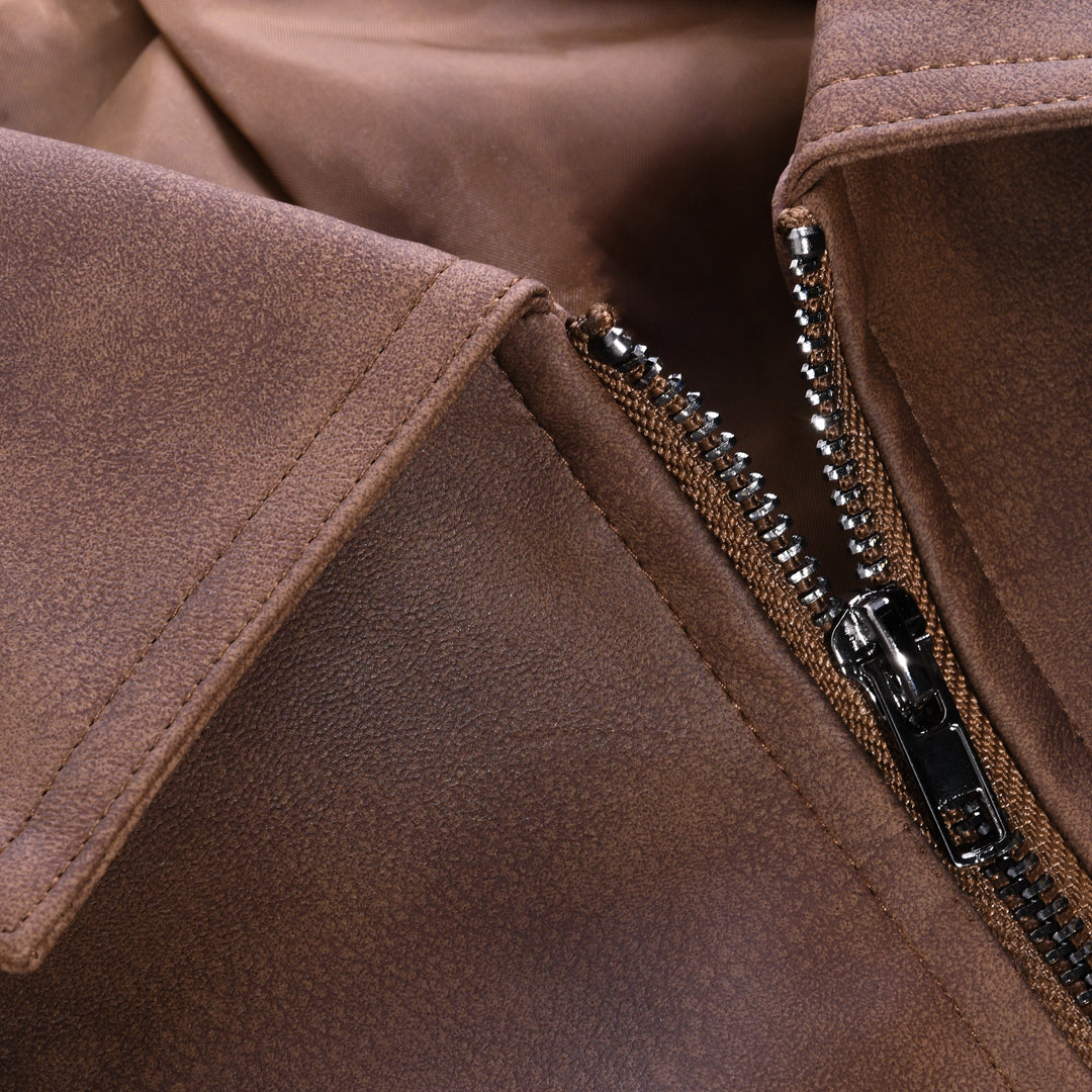 Stoer bruin heren rits jack, omgeslagen kraag. Comfortabele casual herfst jas, modieuze bovenkleding.