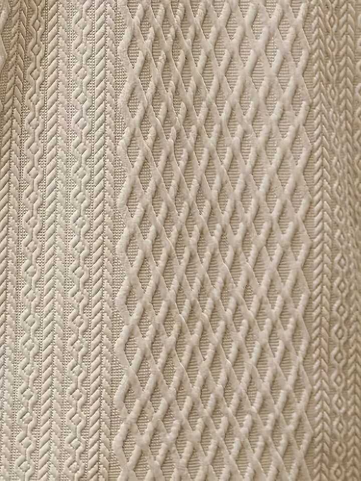 Herenpolo met V-hals en verfijnd jacquard patroon, perfect voor een smart casual look.