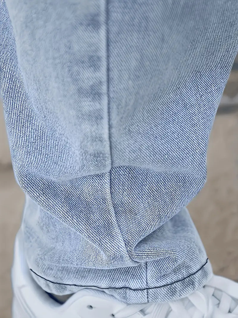 Casual heren jeans met rechte pijpen en trendy lichte wassing, veelzijdig voor elke moderne stijl.