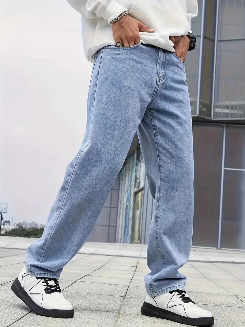 Veelzijdige heren jeans rechte pijpen, lichte wassing, makkelijk te combineren voor diverse casual looks.