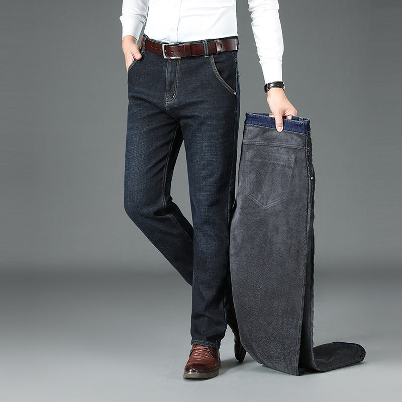 Heren jeans met rechte pijpen en warme voering in donkerblauw. Ideaal voor winterse dagen.