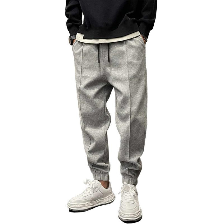 Comfortabele heren slim-fit joggingbroek, perfect voor casual look of training.