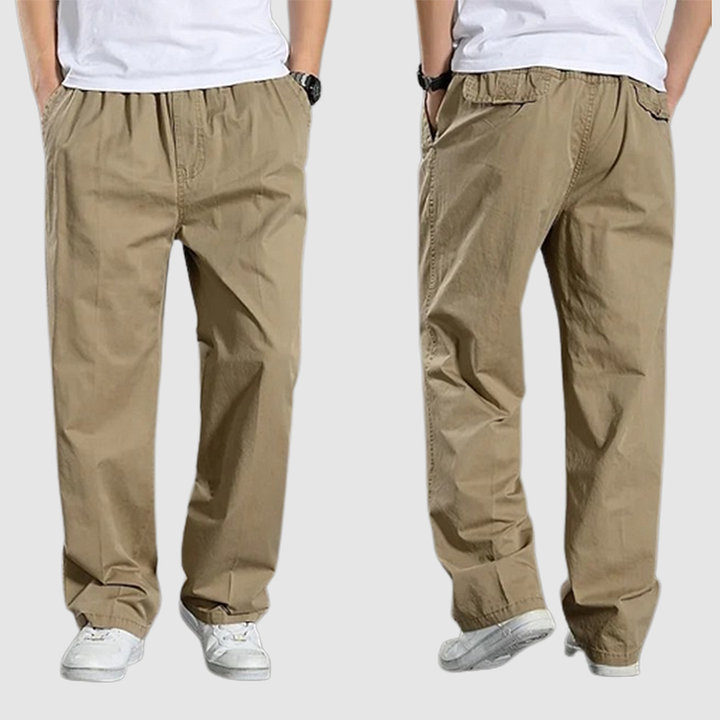 Casual heren cargobroek van katoen met rechte pijp. Duurzaam en comfortabel voor outdoor activiteiten en dagelijkse look.