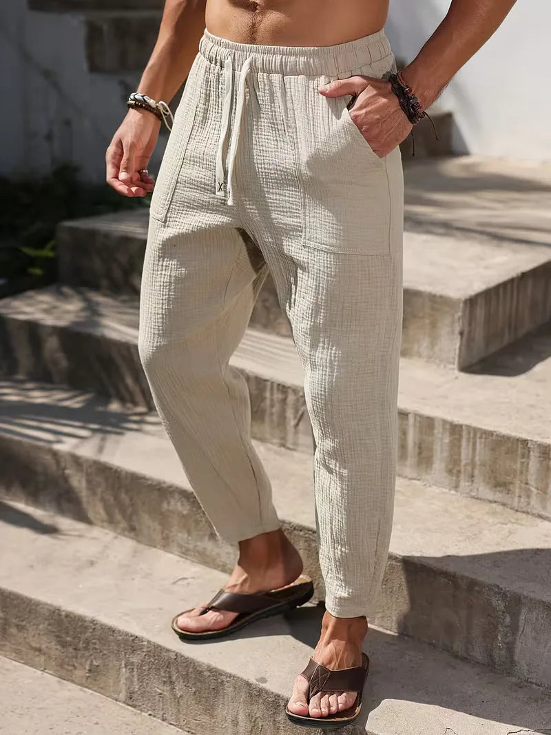 Lichtgewicht khaki heren joggers voor ultiem zomercomfort. Ideaal als casual broek met moderne taps toelopende fit.