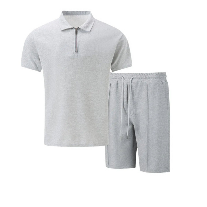 Relaxte herenmode: comfortabele polo & korte broek co-ord set, ideaal voor zomerse casual momenten.