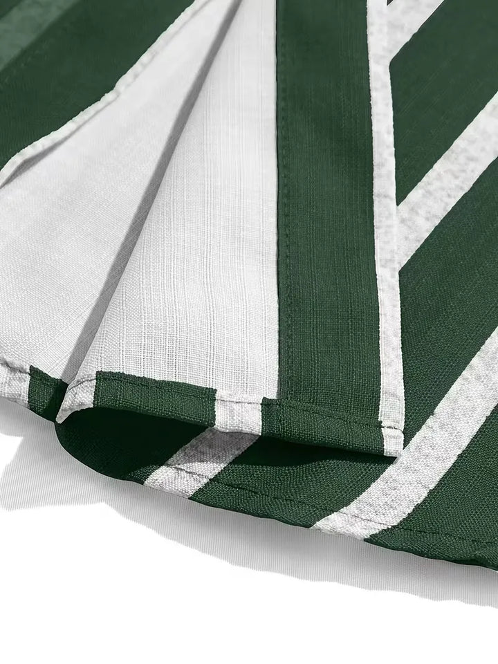 Heren korte mouw overhemd met verticale strepen, V-hals, comfortabel voor elke casual setting.
