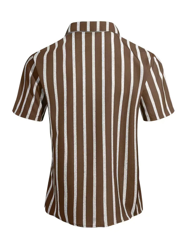 Comfortabel heren korte mouw overhemd, verticale strepen, perfect voor op vakantie of thuis.