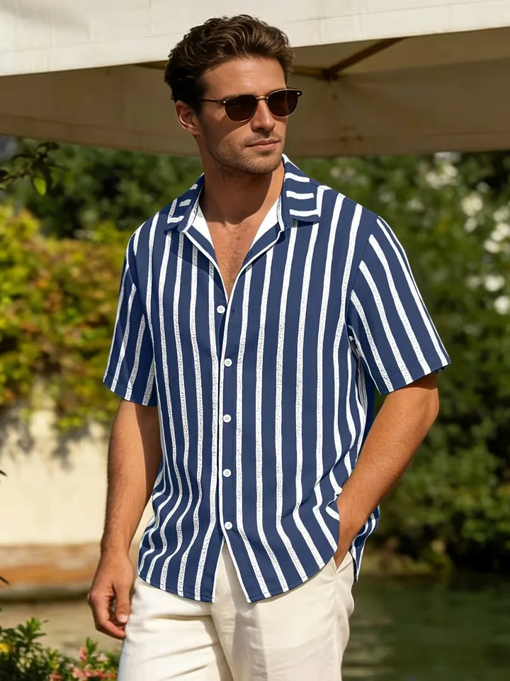 Heren casual overhemd, korte mouw, met verticale strepen, perfect voor vakantie en ontspannen stijl.
