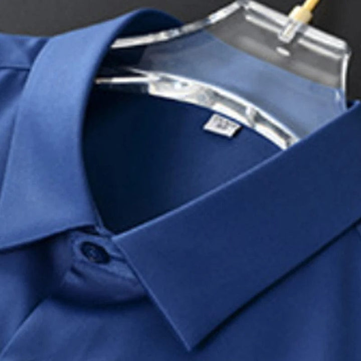 Slim fit heren overhemd in wit, kreukvrij voor een frisse uitstraling.