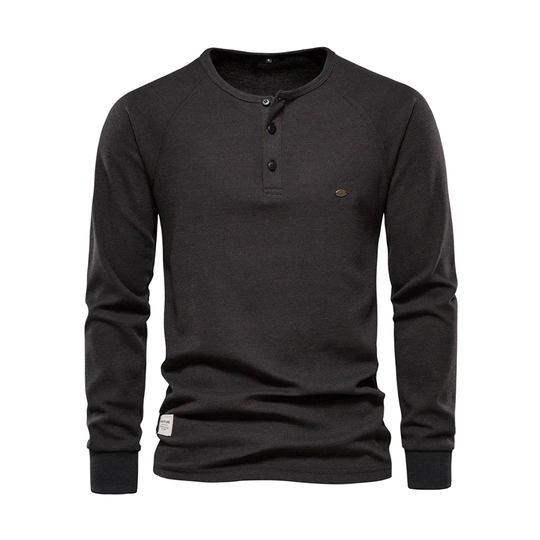 Heren shirt, lange mouwen, ronde hals. Combineert comfort met stijl; een tijdloos bovenstuk voor elke man.