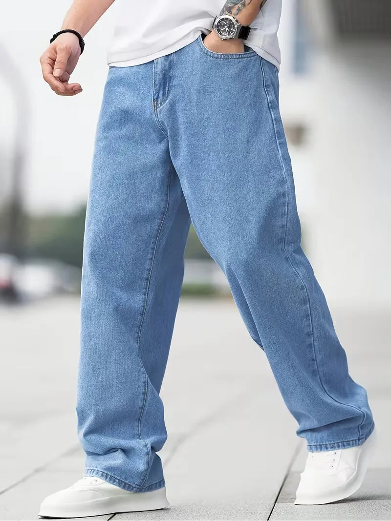 Comfortabele heren straight jeans van denim, perfect voor een casual of streetwear look in lente/zomer.
