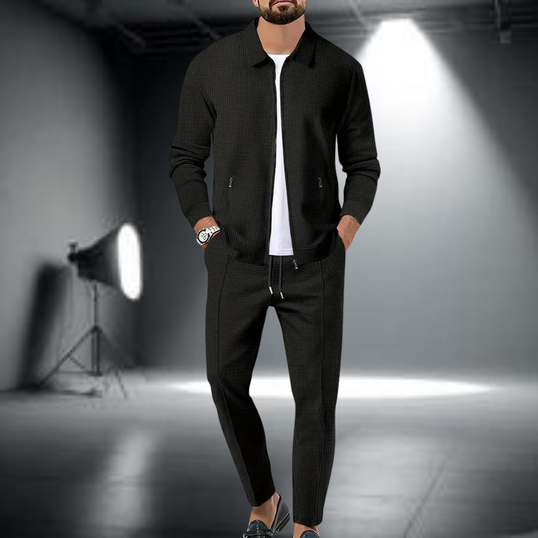 Comfortabele heren joggingbroek, onderdeel van de tracksuit set, ideaal voor sport en een casual outfit. Sportief & trendy.