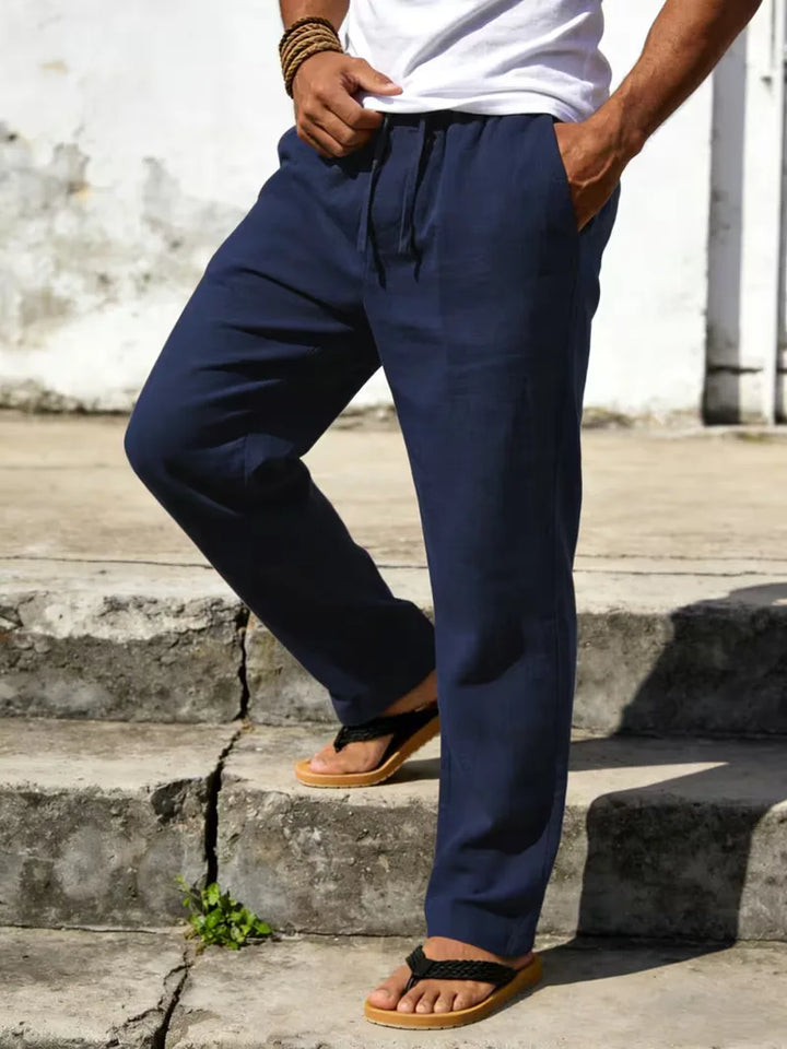 Herenmode chino: linnen, elastische taille, rechte pijp, perfect voor een casual zomerse uitstraling.