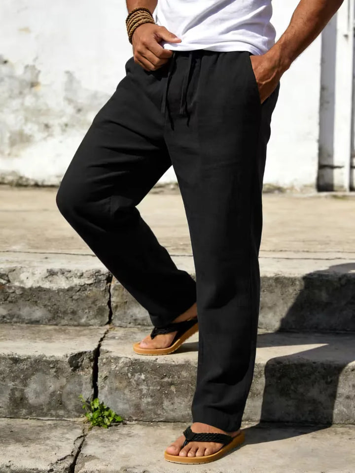 Casual herenbroek: linnen chino met elastische taille, comfortabel en modieus voor zomerse outfits.