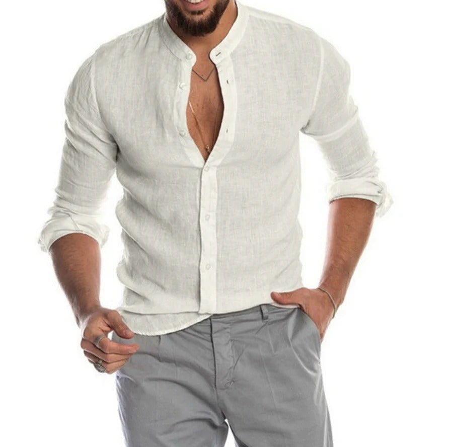 Casual herenmode: wit linnen overhemd met korte mouw, perfect voor de zomer