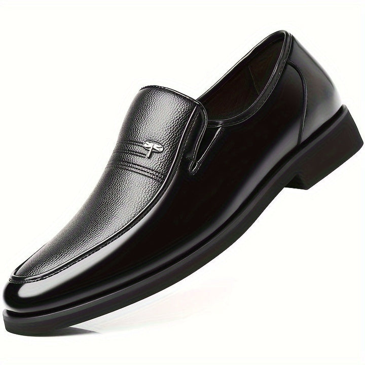 "Heren loafers van hoogwaardig leer, ademend en lichtgewicht, met slip-on ontwerp en stijlvolle, luxe uitstraling."