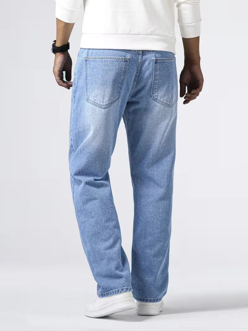 Blauwe heren loose fit jeans met rechte pijp en comfortabele ontspannen pasvorm, ideaal voor dagelijkse stijl.