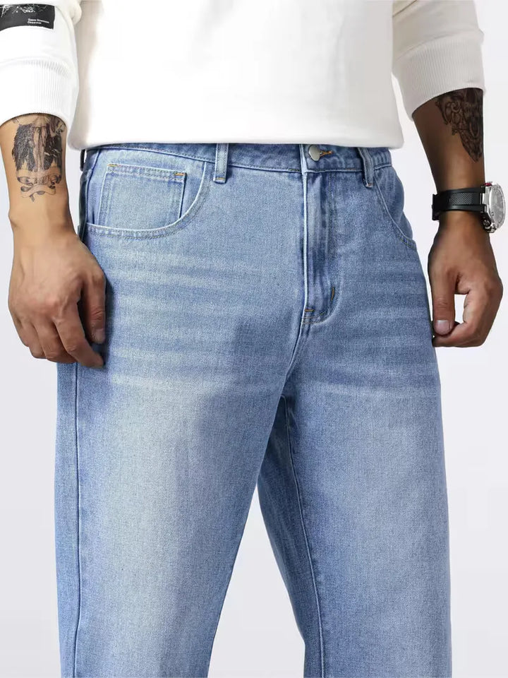 Stijlvolle heren loose fit jeans, petrol, rechte pijp. Perfect voor streetwear en een trendy casual look.