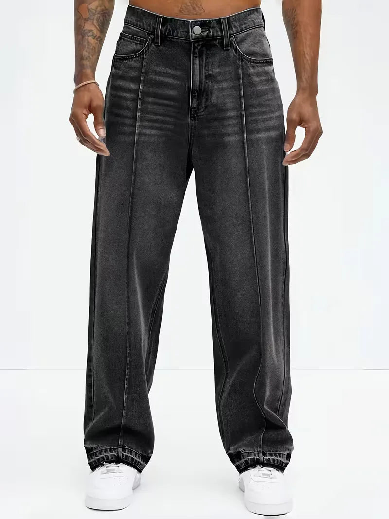 Lichtblauwe wijde heren jeans, loose fit, perfect voor een modieuze en comfortabele lente- of zomeroutfit.