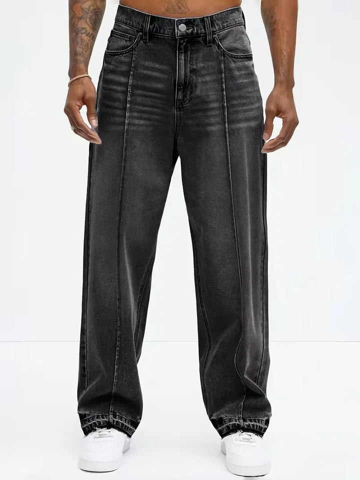 Lichtblauwe wijde heren jeans, loose fit, perfect voor een modieuze en comfortabele lente- of zomeroutfit.