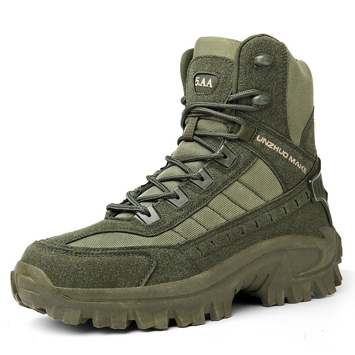 Functionele herenlaarzen, militair en waterdicht, ontworpen voor extreme omstandigheden.