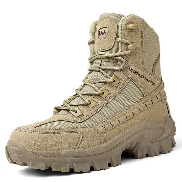 Waterdichte herenlaarzen, stevig en militair, ideaal als wandelschoenen.