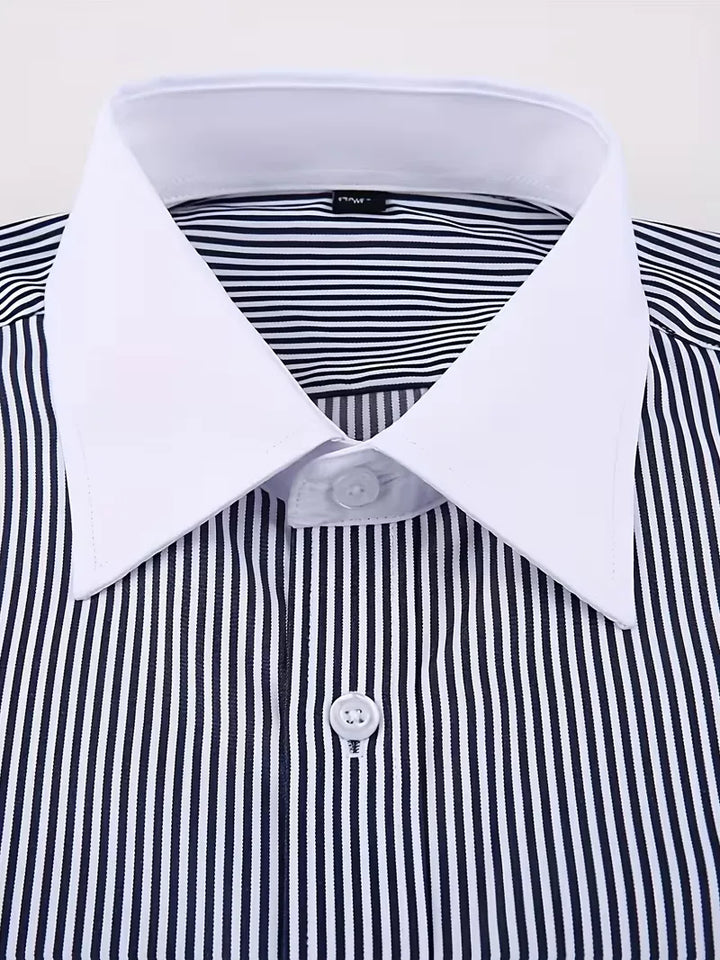 Klassiek herenoverhemd met lange mouwen, mandarijnkraag en Franse manchetten, regular fit.