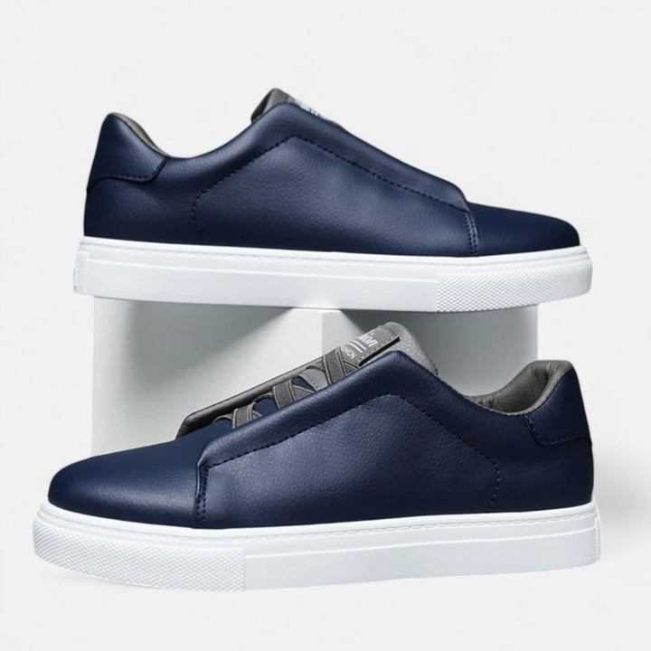 Gemakkelijke heren Noah slip-on sneakers. Deze comfortabele vetersloze modeschoenen zijn ideaal voor elke dag.