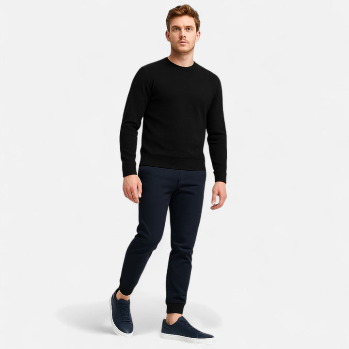 Zij-aanzicht van stijlvolle heren Noah slip-on sneakers. Toont het slanke ontwerp en de comfortabele zool voor dagelijks gebruik.