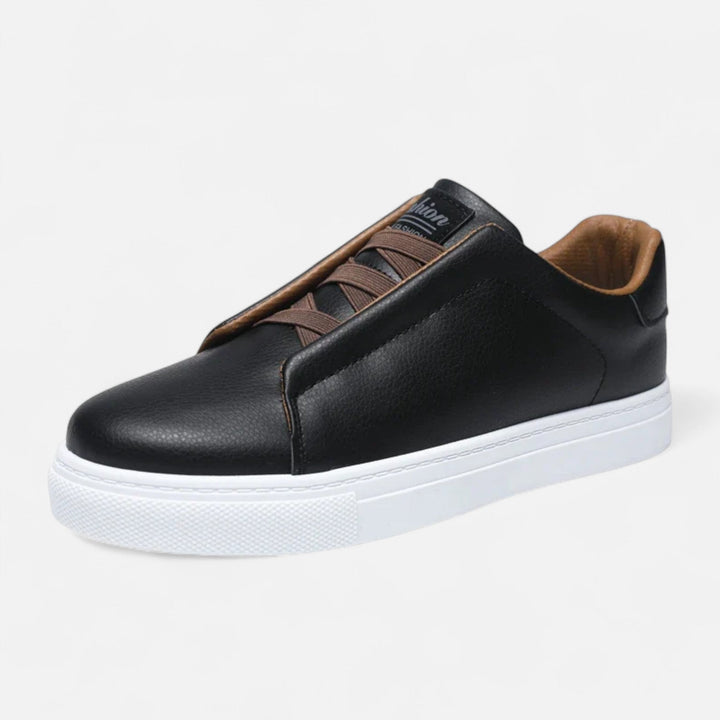 Lichte Noah heren slip-on sneakers, perfect als zomerschoenen. Ademende, comfortabele en stijlvolle vetersloze optie.