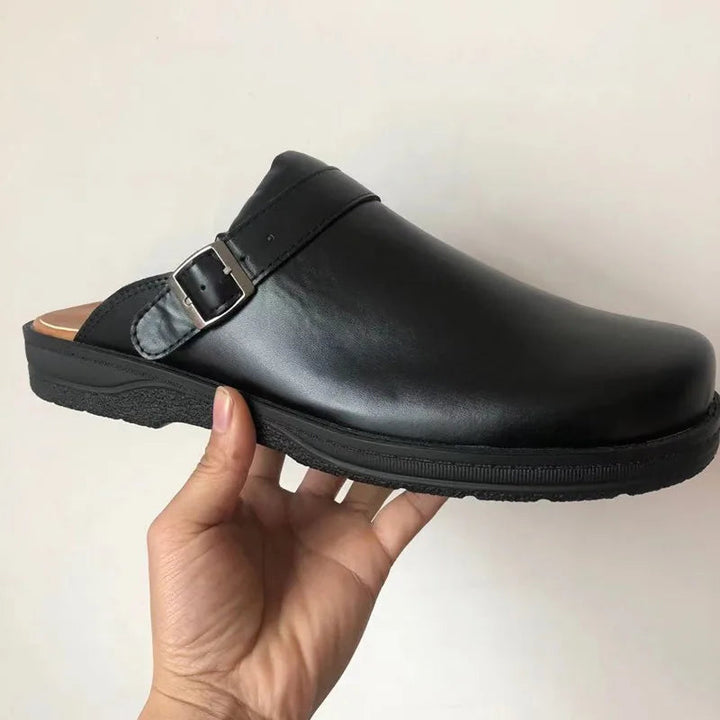 Orthopedische herenclogs met drukverlichting. Deze gezonde herenschoenen bieden voetcomfort en stabiliteit.